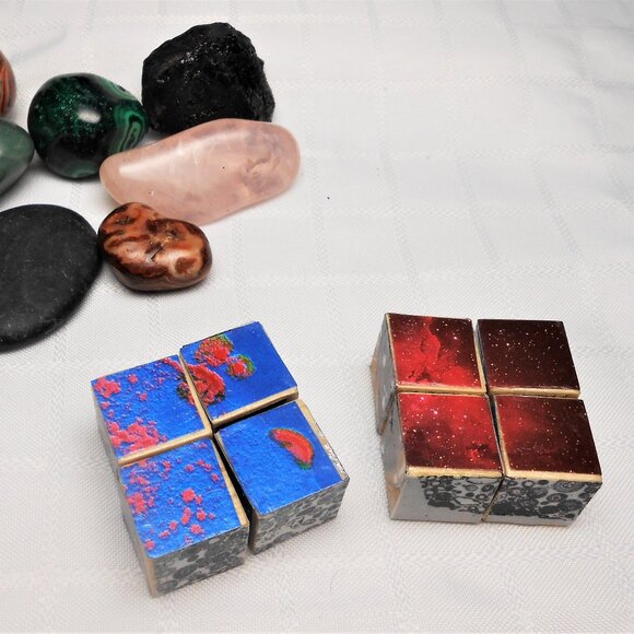 No. 2 Mini 10-sided puzzle with 8 collages pieces - Picture 3 of 5